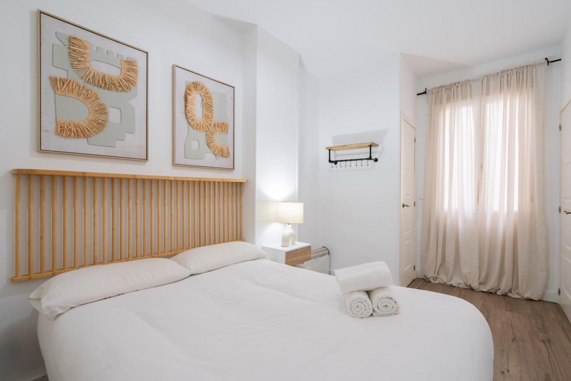 Apartamento En Chueca Para 4 Personas Alquiler Temporal Madrid Eksteriør bilde