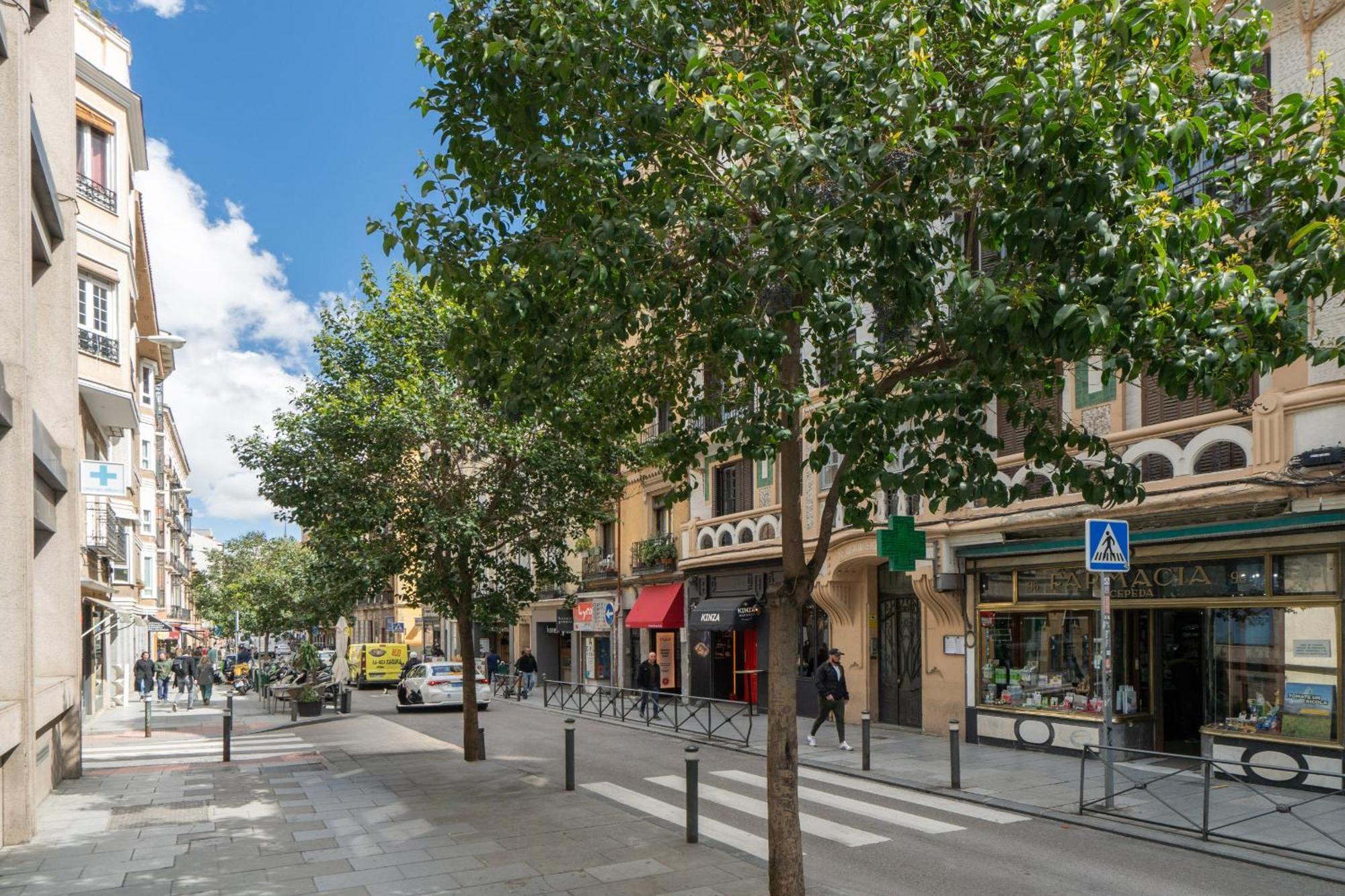 Apartamento En Chueca Para 4 Personas Alquiler Temporal Madrid Eksteriør bilde